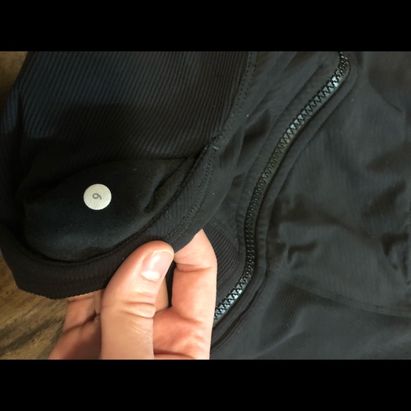 SOLD Lululemon In Flux Jacket - Picture 4 of 6